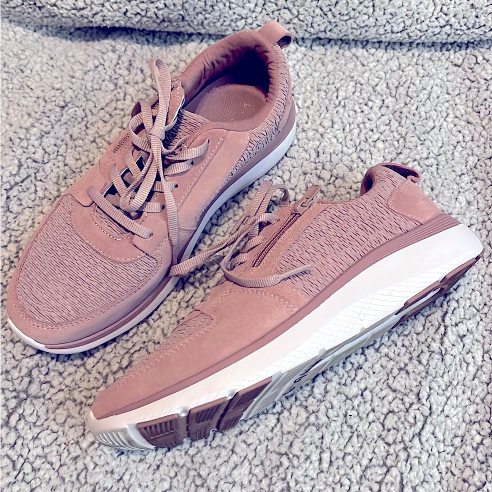 Vionic Remi Rose tennis shoes size 9
